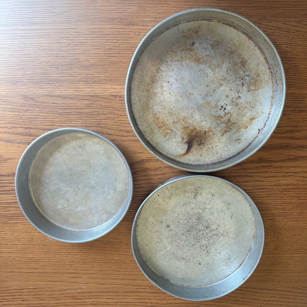 Vintage Wear-Ever Aluminum Round Cake Pan Set of 3 No 2715 Made in USA Silver